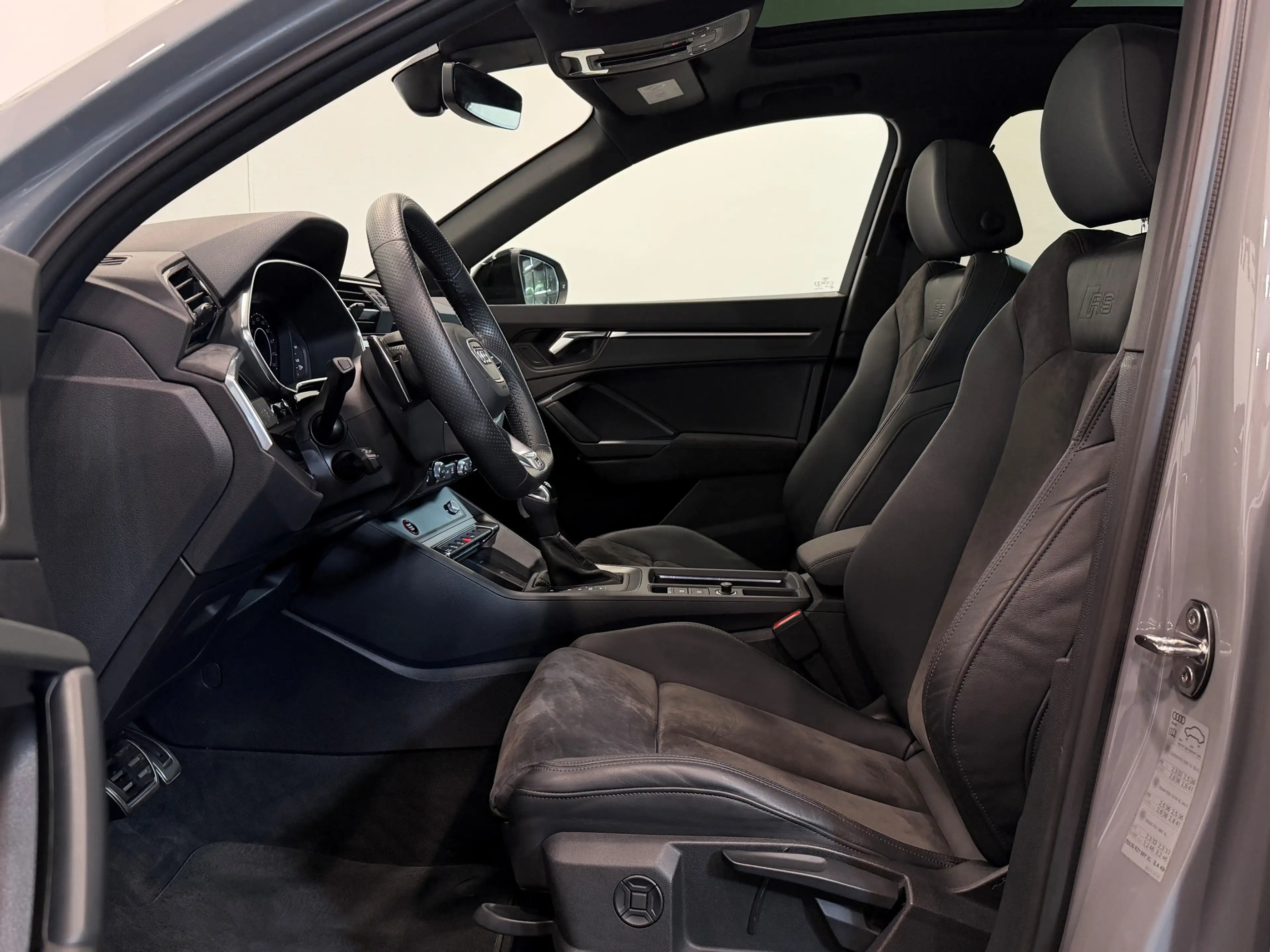 Audi RS Q3 PANO Matrix RS-Abgas B&O Totwinkel ACC Spur — photo 8