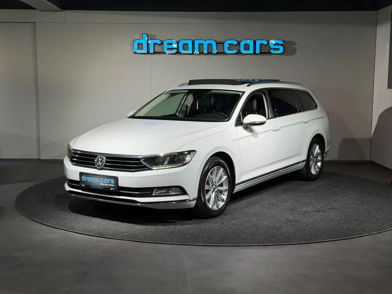 Volkswagen Passat Variant Highline / PANO / LED / ALCANTARA Bild 14