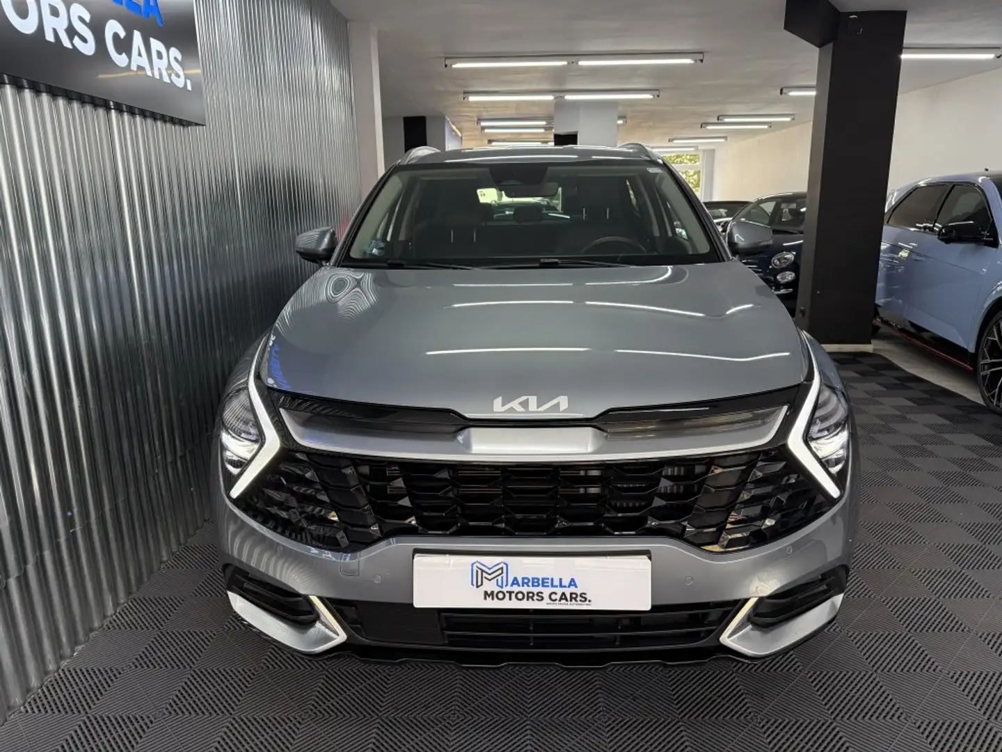 Kia Sportage 1.6 T-GDi HEV Tech Grijs - 2