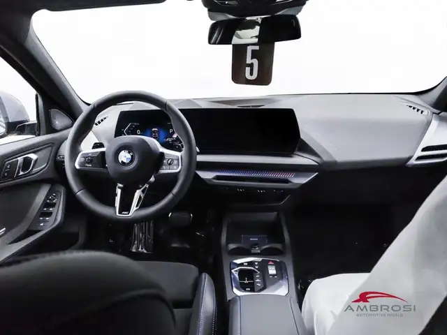 BMW 1 Series view 10