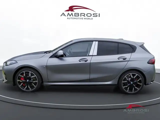 BMW 1 Series view 3
