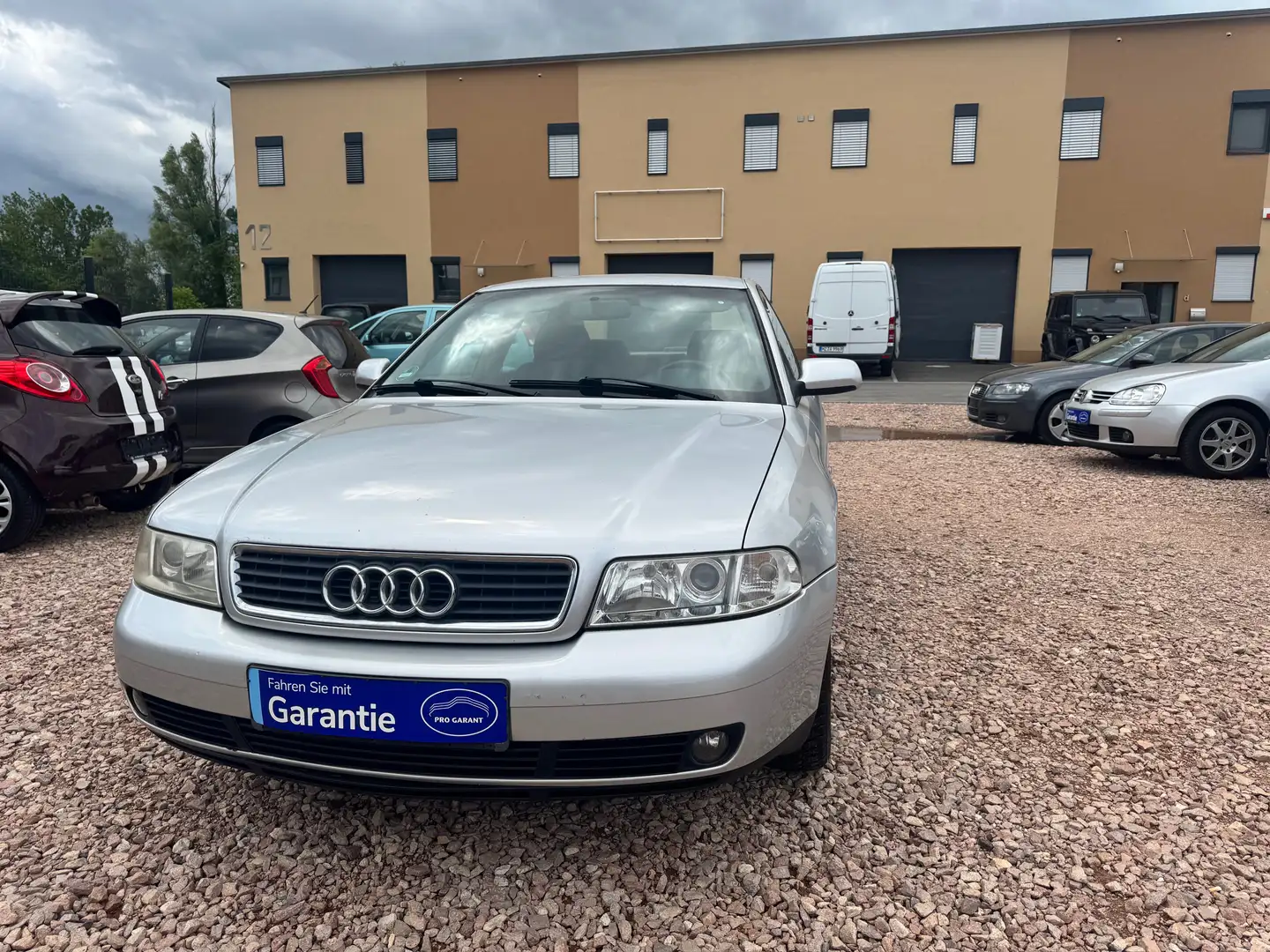 Audi A4 1.8 neu tuv bremsen neu garantie Automatik Argento - 1