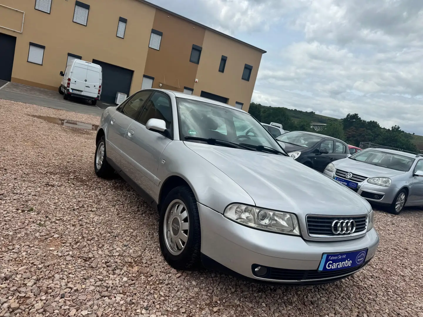 Audi A4 1.8 neu tuv bremsen neu garantie Automatik Argento - 2