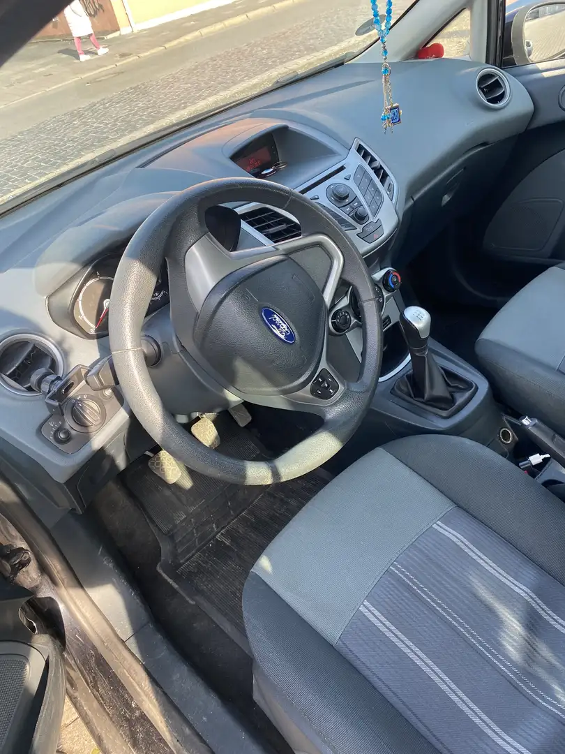 Ford Fiesta 1.25 Ambiente - 2