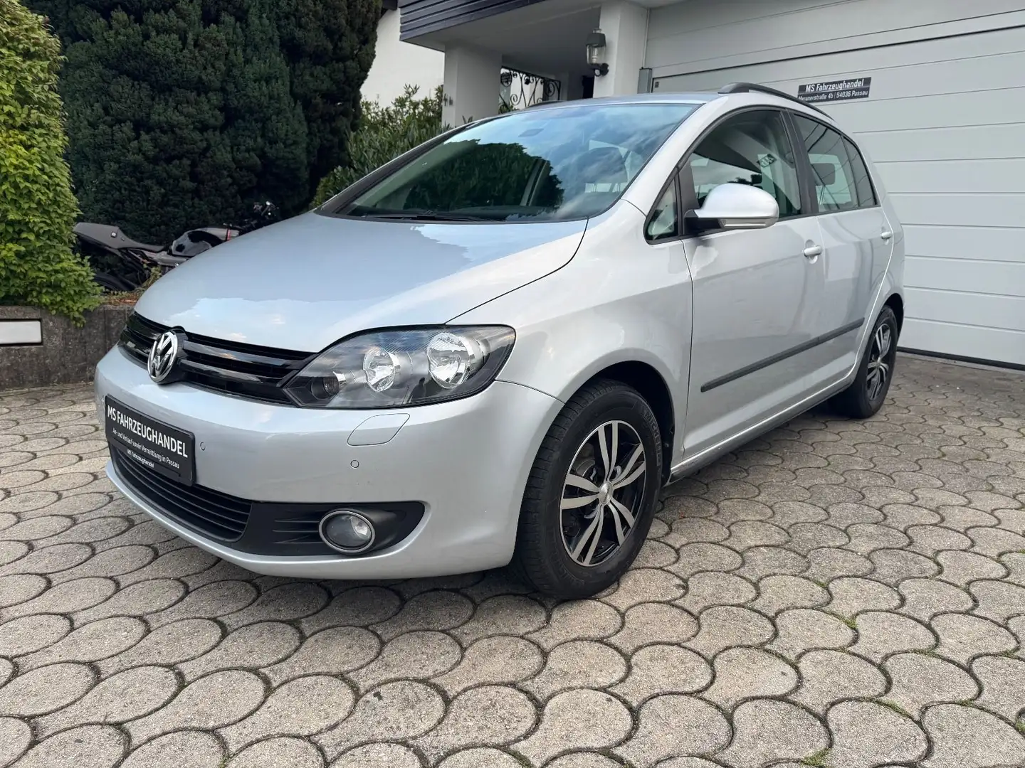 Volkswagen Golf Plus VI Automatik 1.6 TDI *SHZ*TÜV NEU* Silber - 2