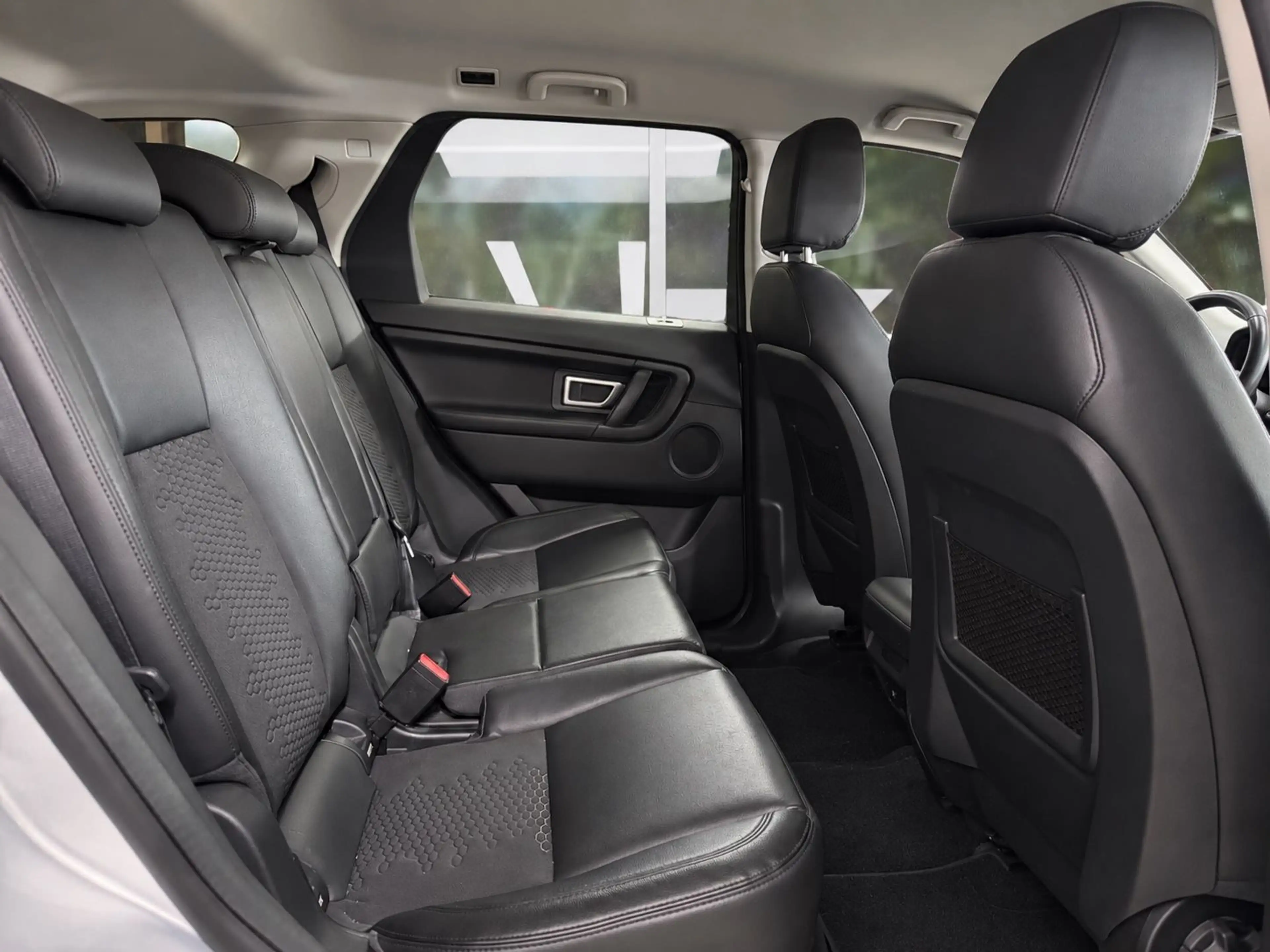 Land Rover Discovery Sport Pure, 2.Hand,Inspektion Neu — photo 8