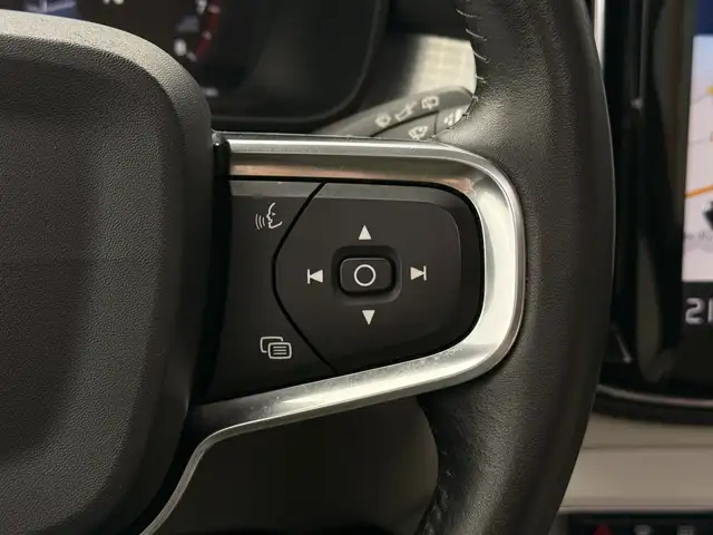 Volvo XC40 view 23