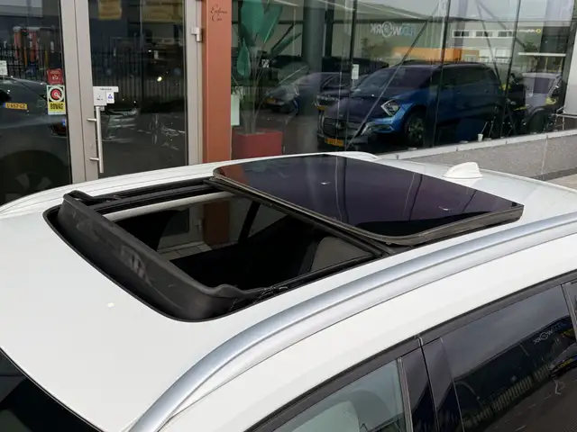 Volvo XC40 view 9