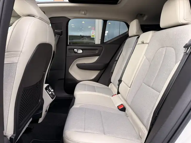 Volvo XC40 view 7
