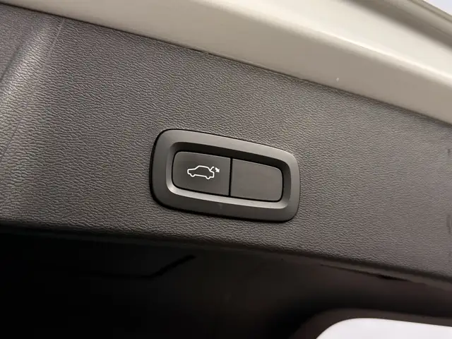 Volvo XC40 view 18