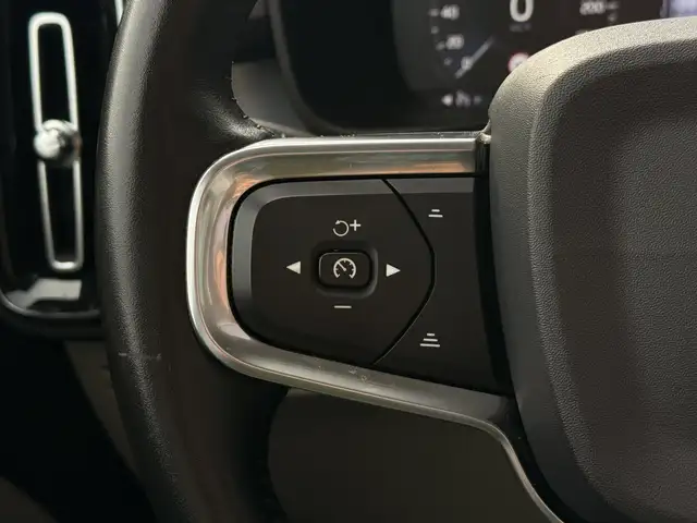 Volvo XC40 view 22