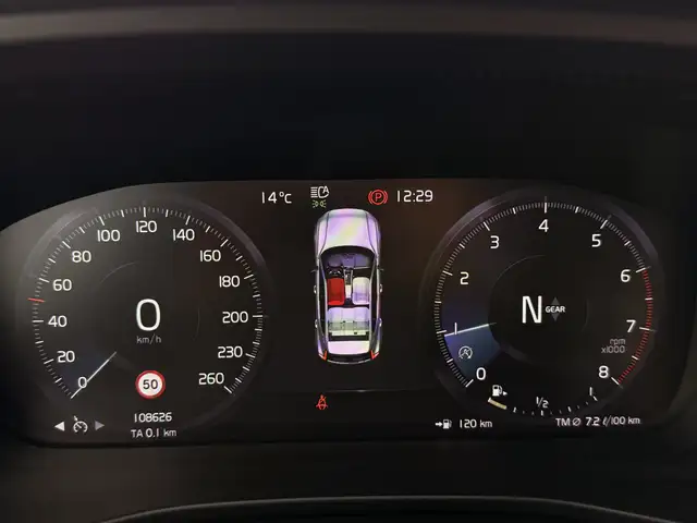 Volvo XC40 view 24