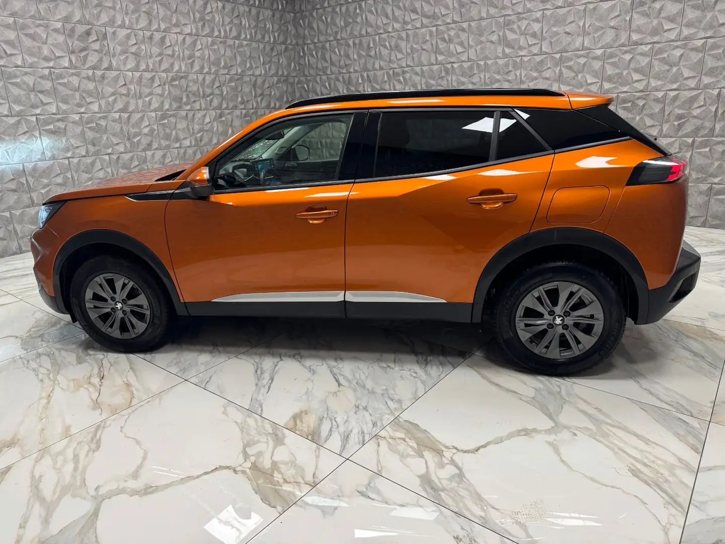 Peugeot 2008 Allure Pack / 180° Kamera. Orange - 2