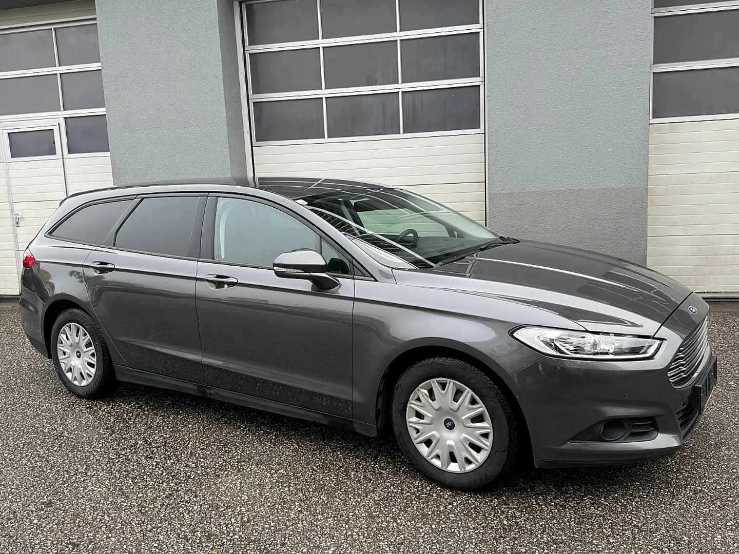 Ford Mondeo Traveller 1,5 TDCi Grijs - 2