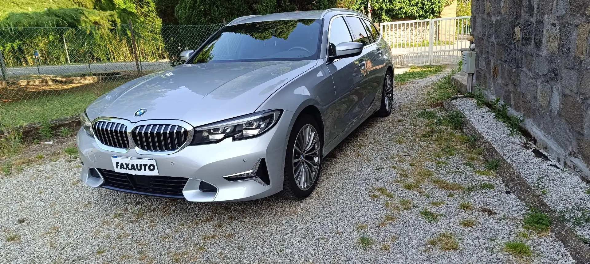 BMW 320 320d Touring Luxury auto Argento - 2