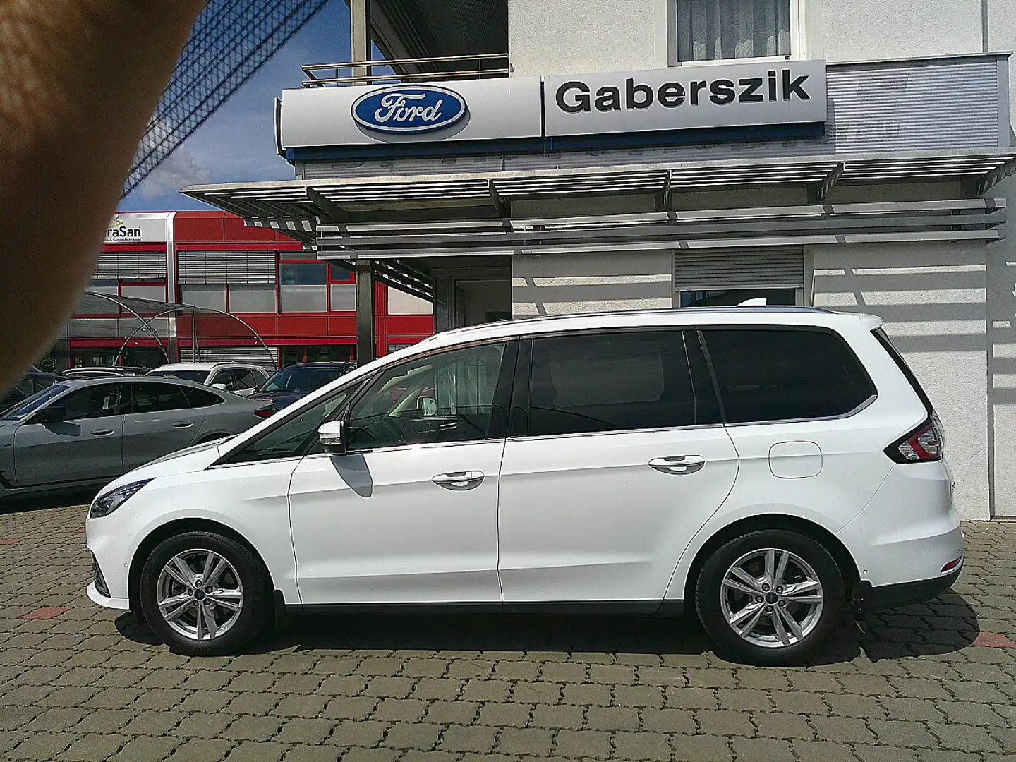 Ford Galaxy 2,5 Duratec Hybrid Titanium Aut. Weiß - 2