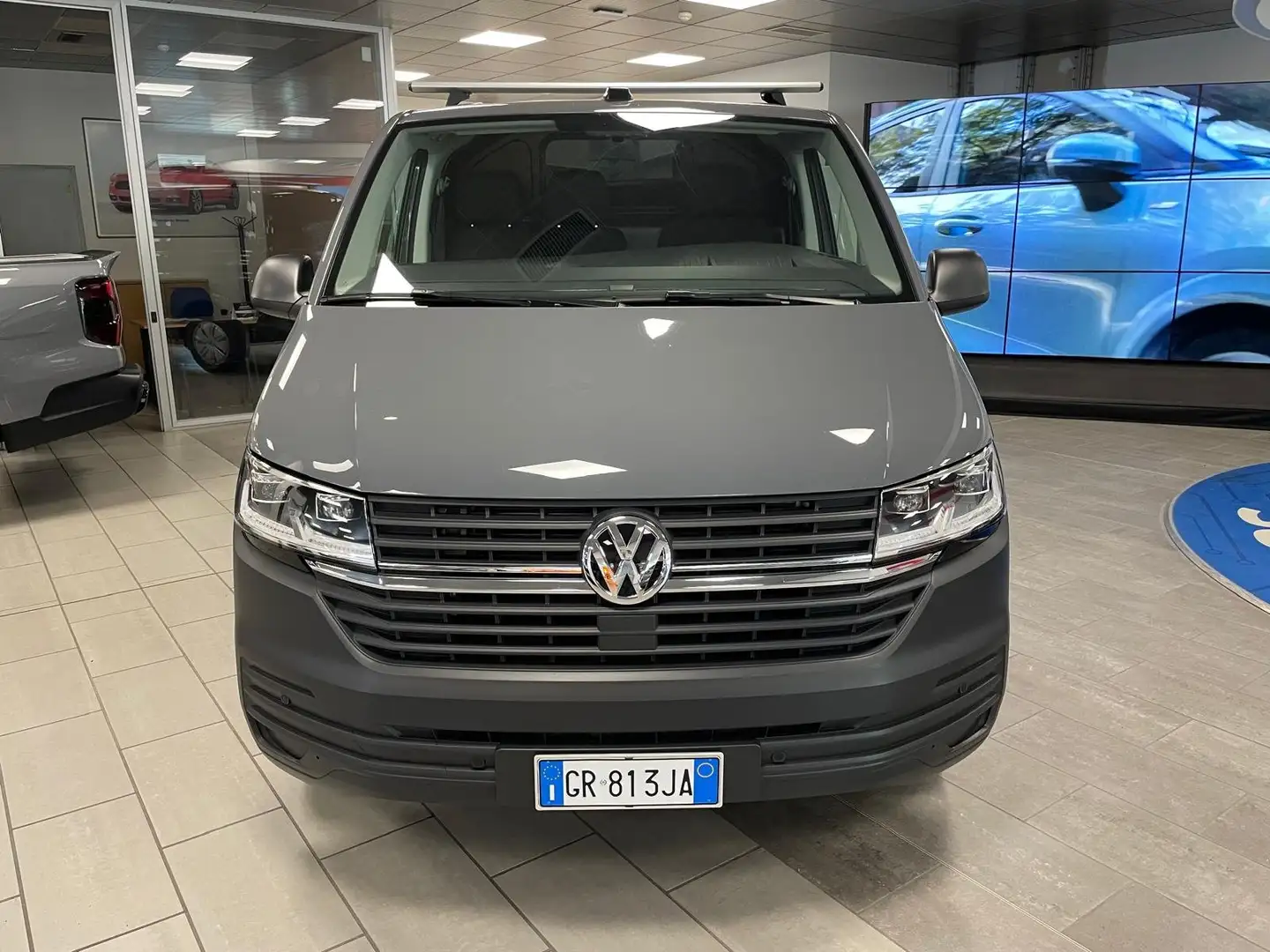 Volkswagen Transporter 2.0 diesel  150cv. FURGONE 3 POSTI , CAMBIO AUT. Grigio - 2