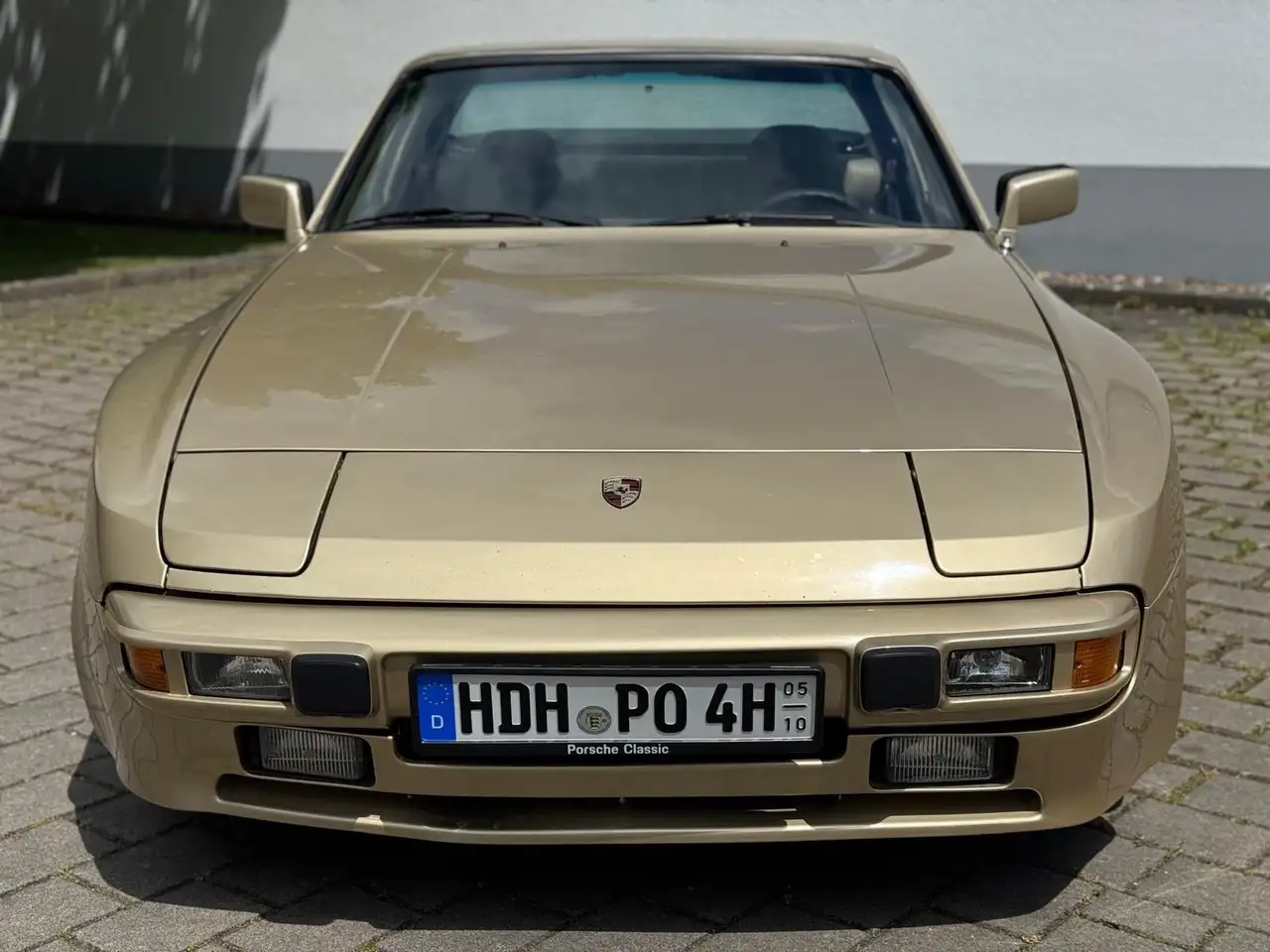 Porsche 944
