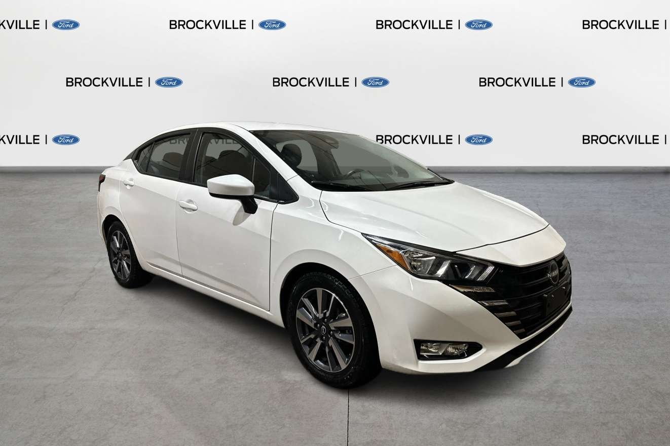 2025 Nissan Versa SV  | Heated Seats CarPlay BackUp Cam
