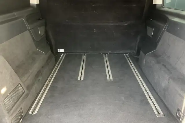 Mercedes-Benz V-Class view 7