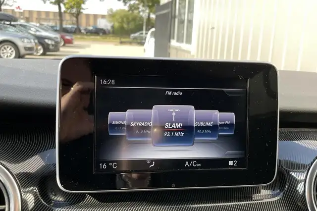 Mercedes-Benz V-Class view 15