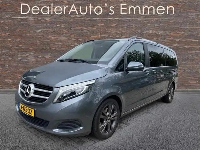 Mercedes-Benz V-Class view 2