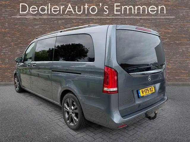 Mercedes-Benz V-Class view 3