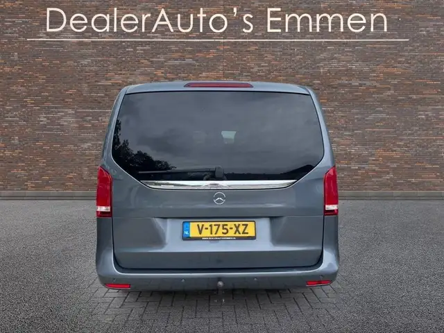 Mercedes-Benz V-Class view 10