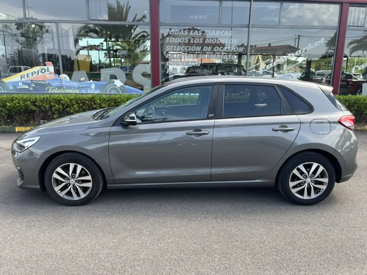 Hyundai i30 1.6CRDi Go 116 Gris - 2