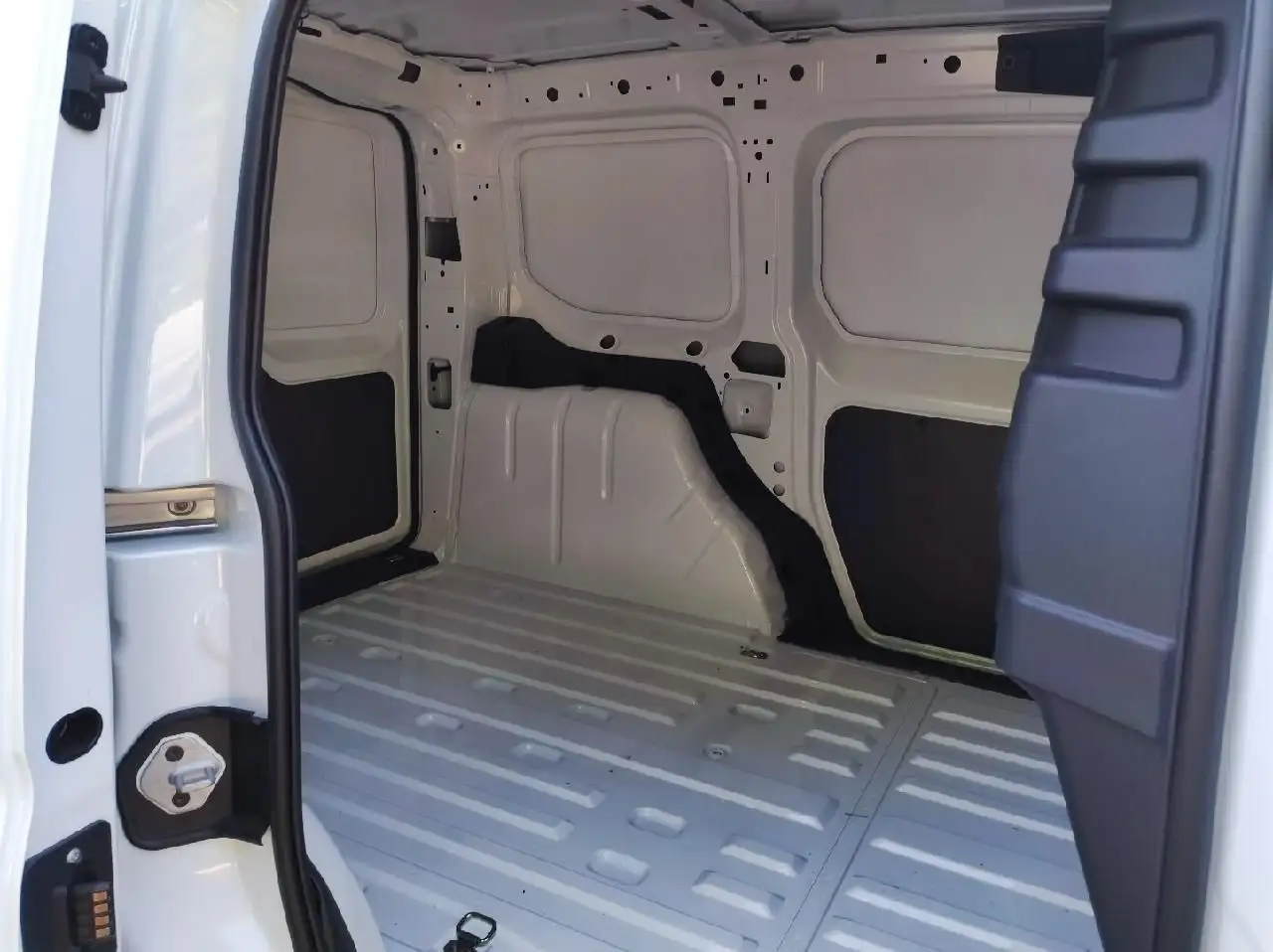 Ford Transit Connect 2026 — фото 11