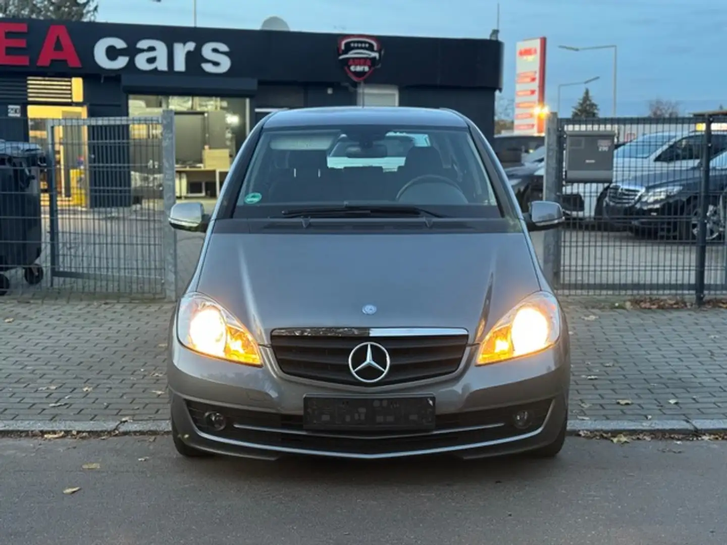 Mercedes-Benz A 160 Sport Edition MULTIFUNKTION*KLIMA*SITZHEIZUNG Grau - 2