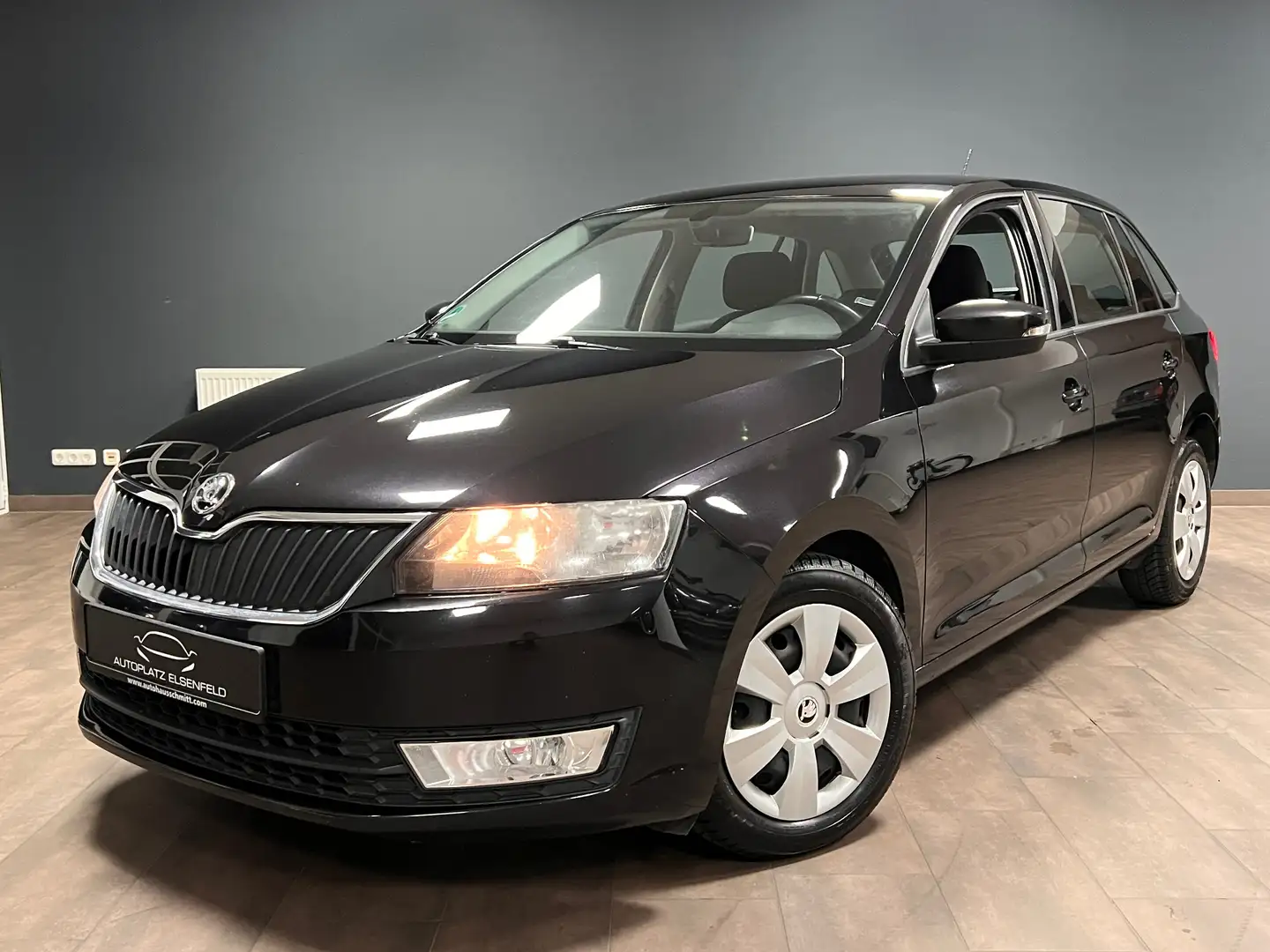 Skoda Rapid/Spaceback 1.4 TDI Ambition / TEMPOMAT / NAVI / Schwarz - 1