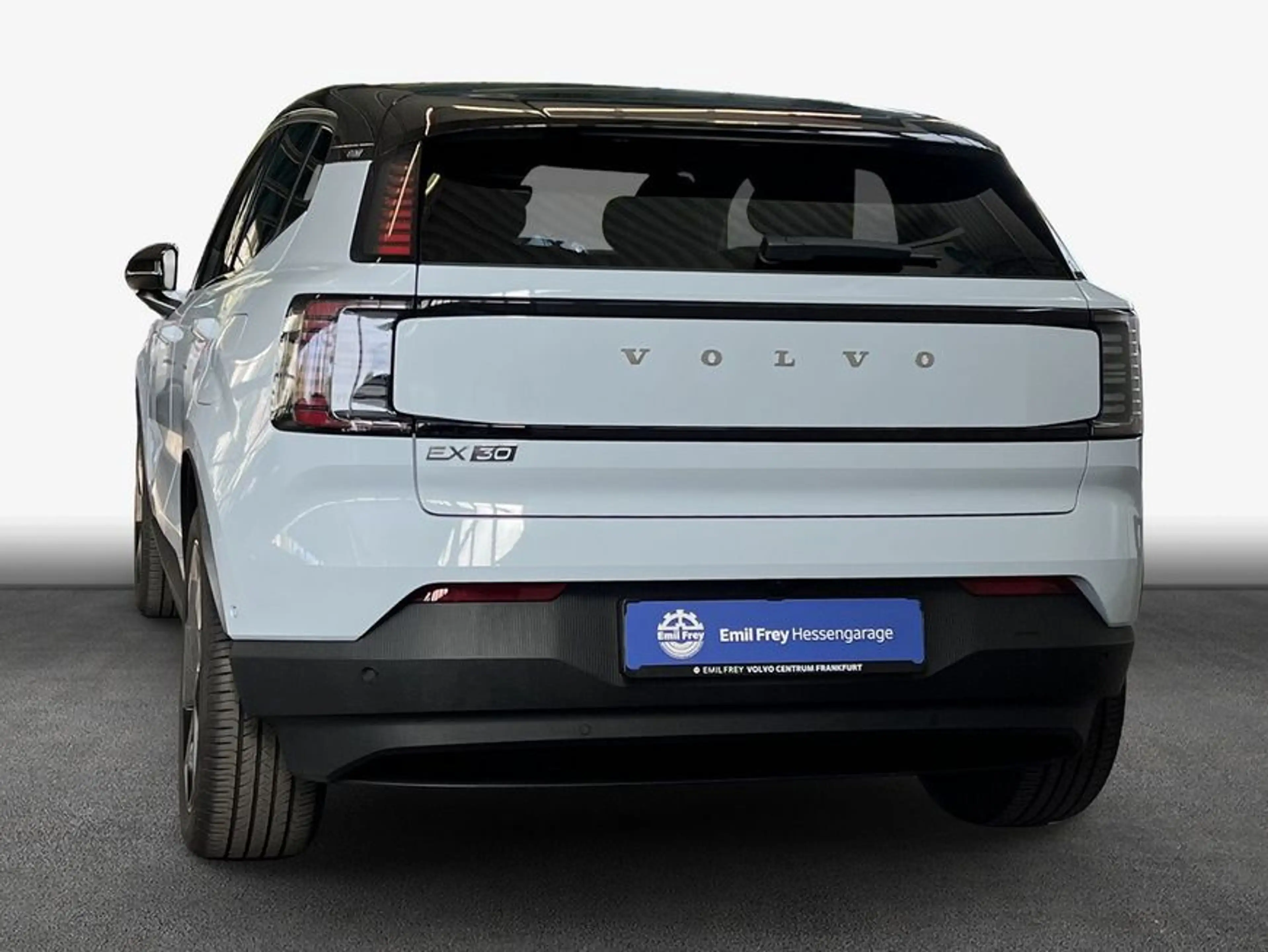 Volvo EX30 Twin-Motor Performance AWD Ultra Park-Assist- — photo 6