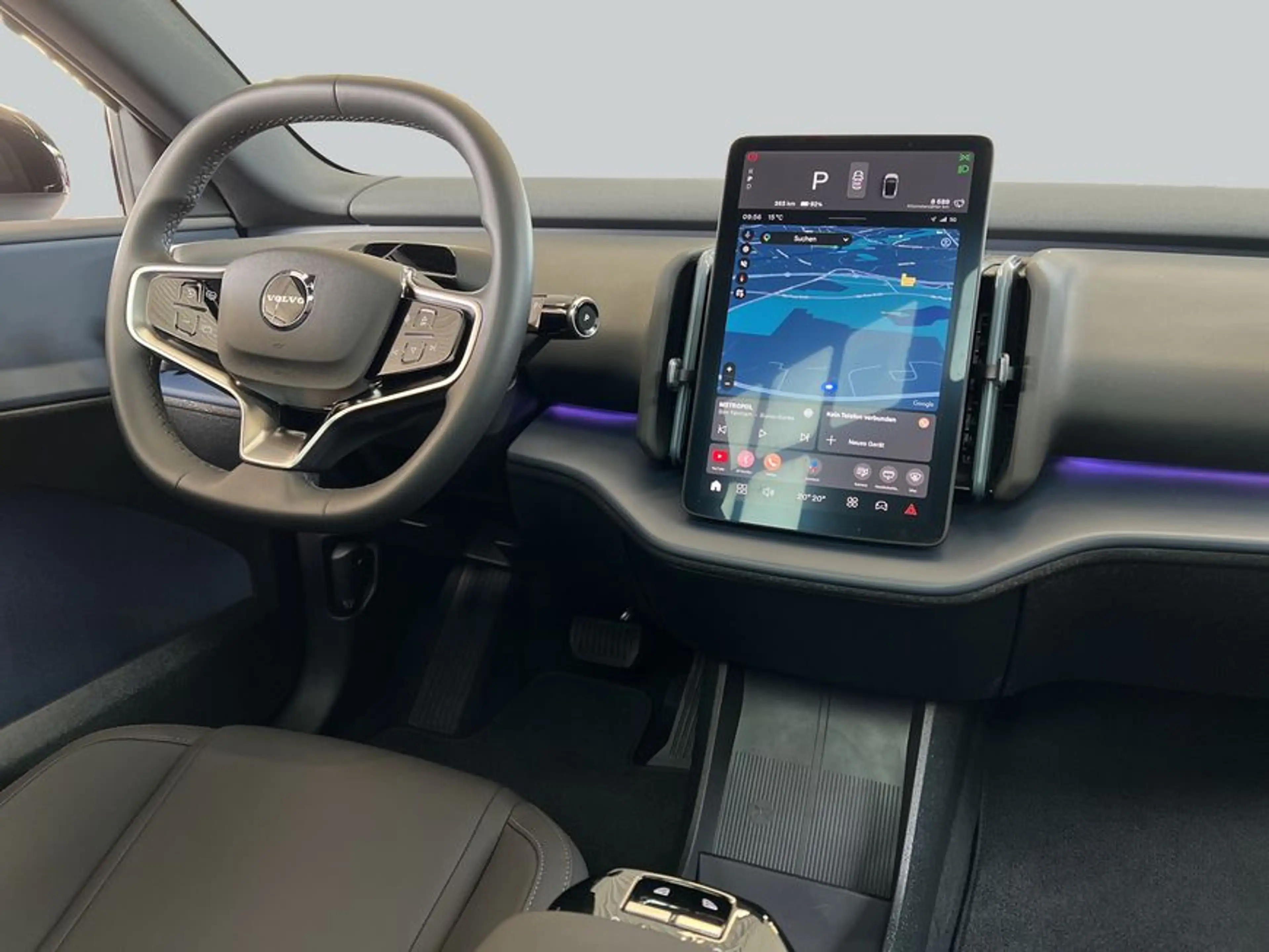 Volvo EX30 Twin-Motor Performance AWD Ultra Park-Assist- — photo 14