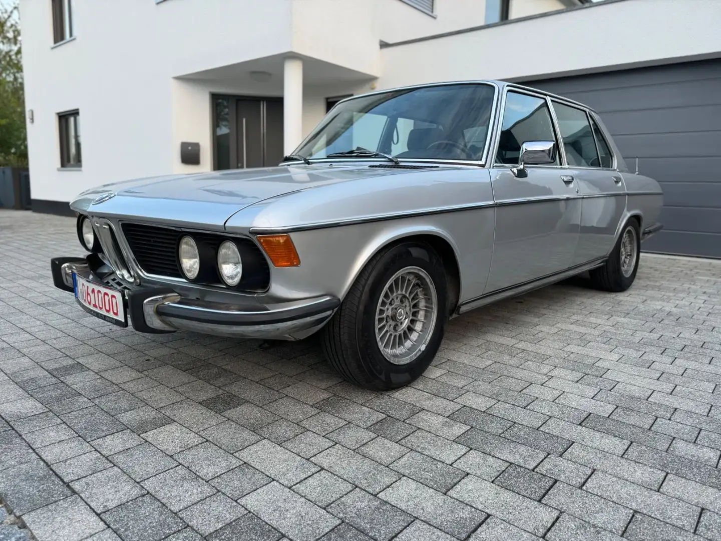 BMW E3 3,0SI mit H-Kennzeichen Argintiu - 2
