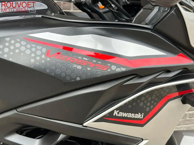 Kawasaki VERSYS 650 - foto 6