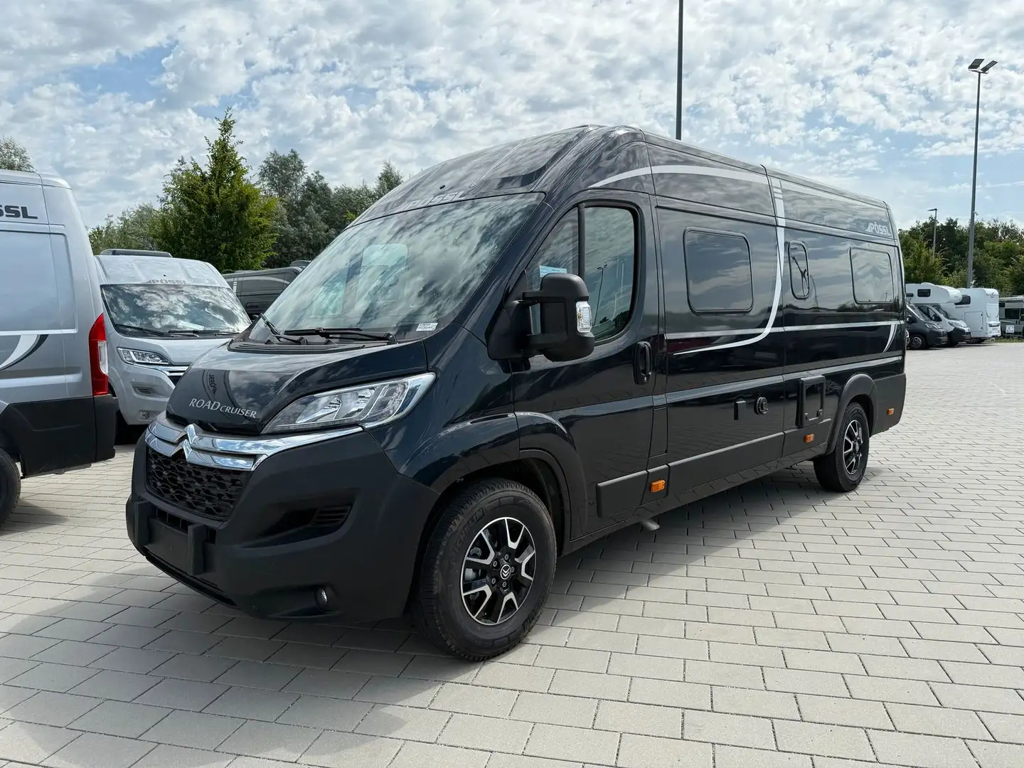 Pössl D-Line Roadcruiser Grau - 1