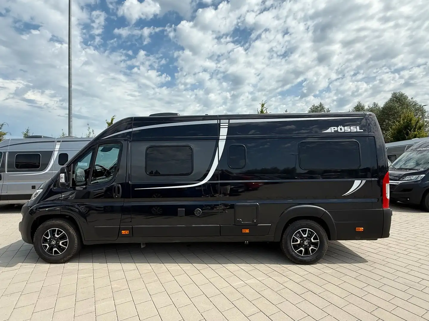 Pössl D-Line Roadcruiser Grau - 2