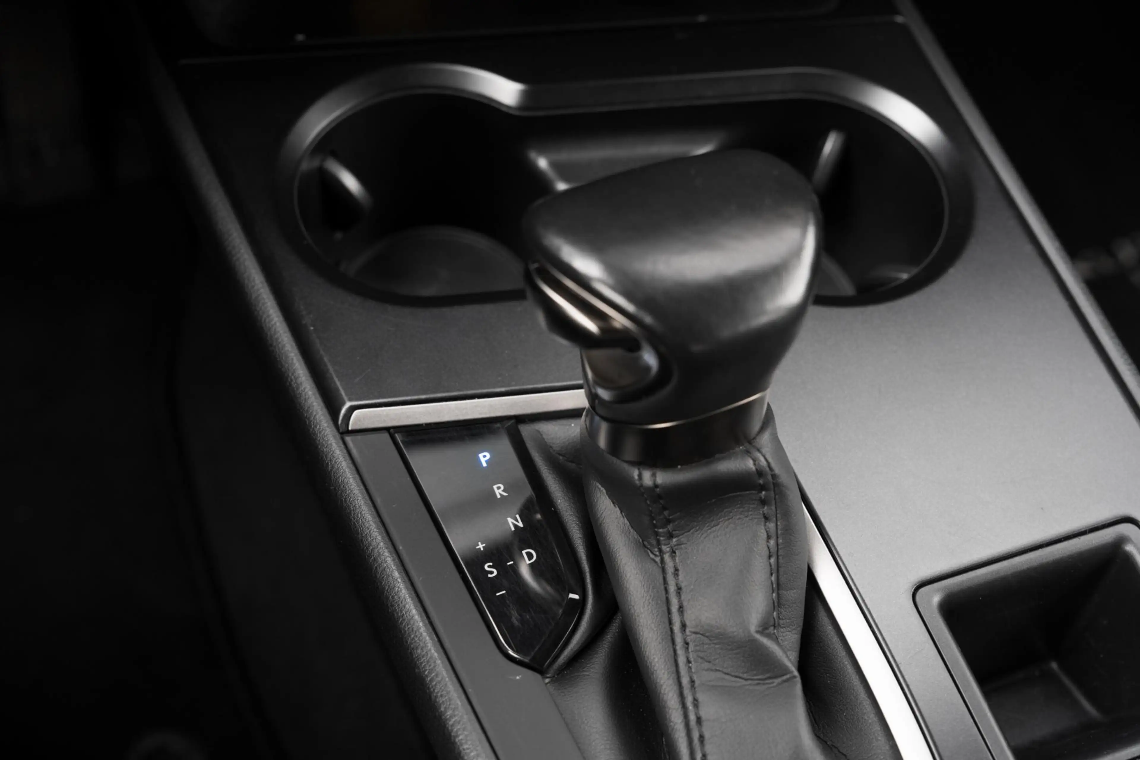 Lexus UX 250h — photo 16