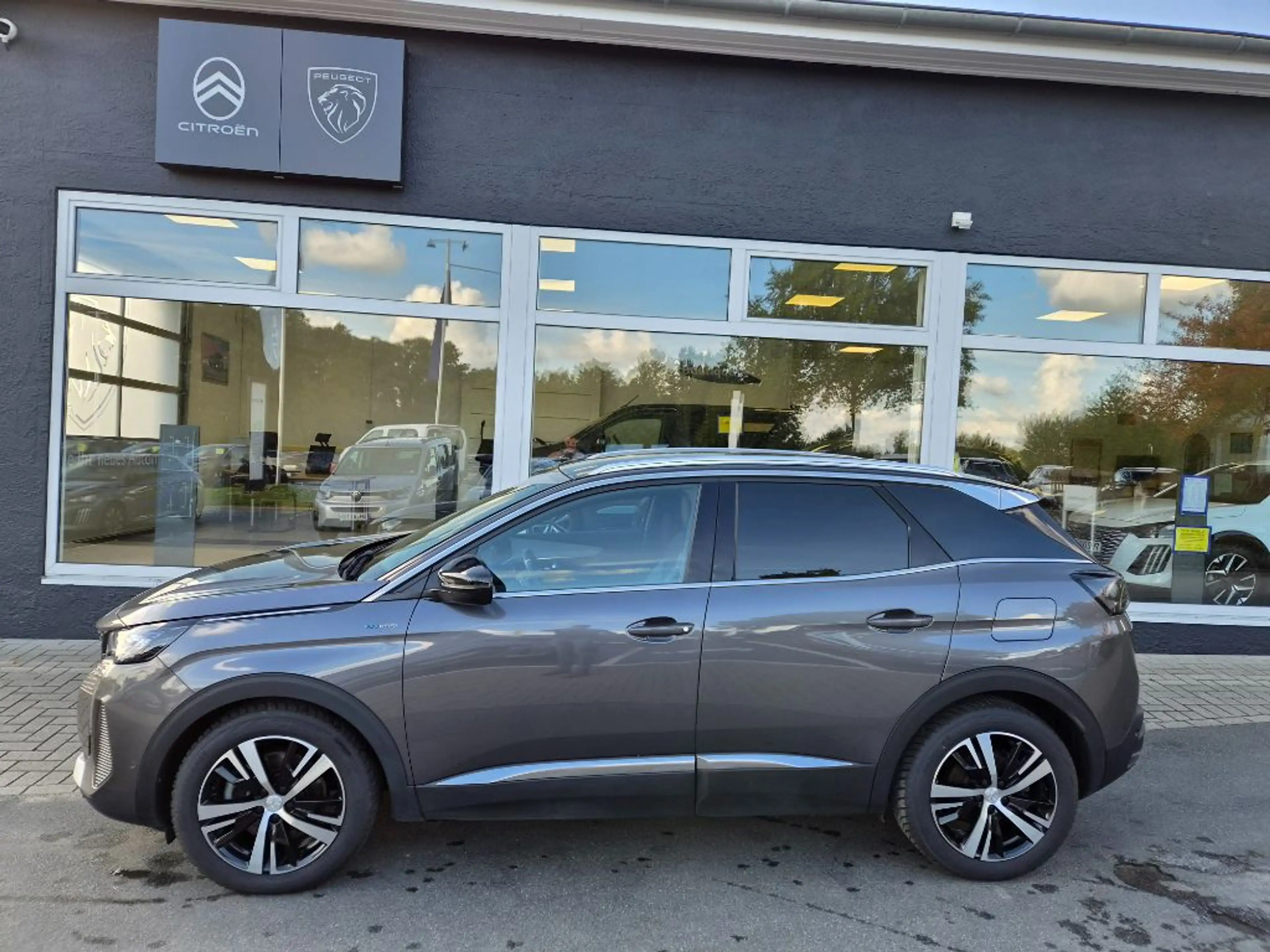 Peugeot 3008 Hybrid 225 e-EAT8 GT KAMERA+NAVI+LED+ACC+KEYLESS — photo 6