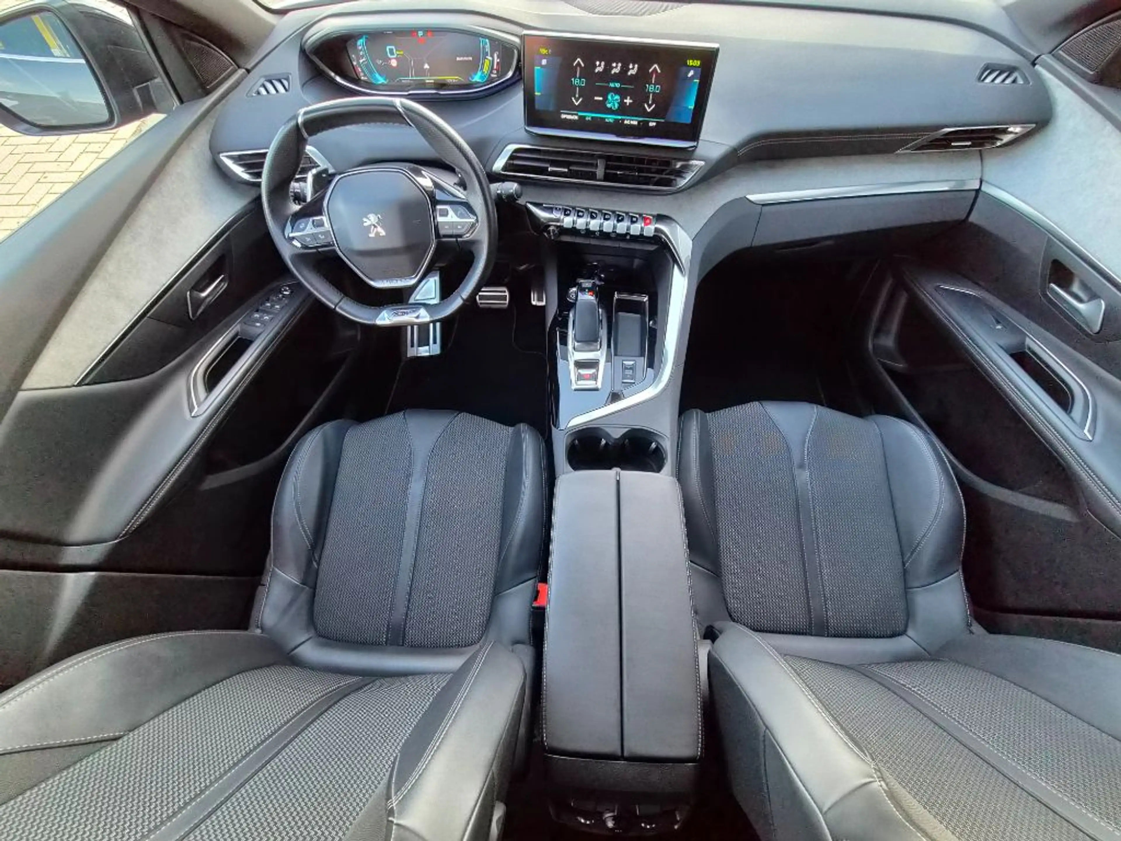 Peugeot 3008 Hybrid 225 e-EAT8 GT KAMERA+NAVI+LED+ACC+KEYLESS — photo 12