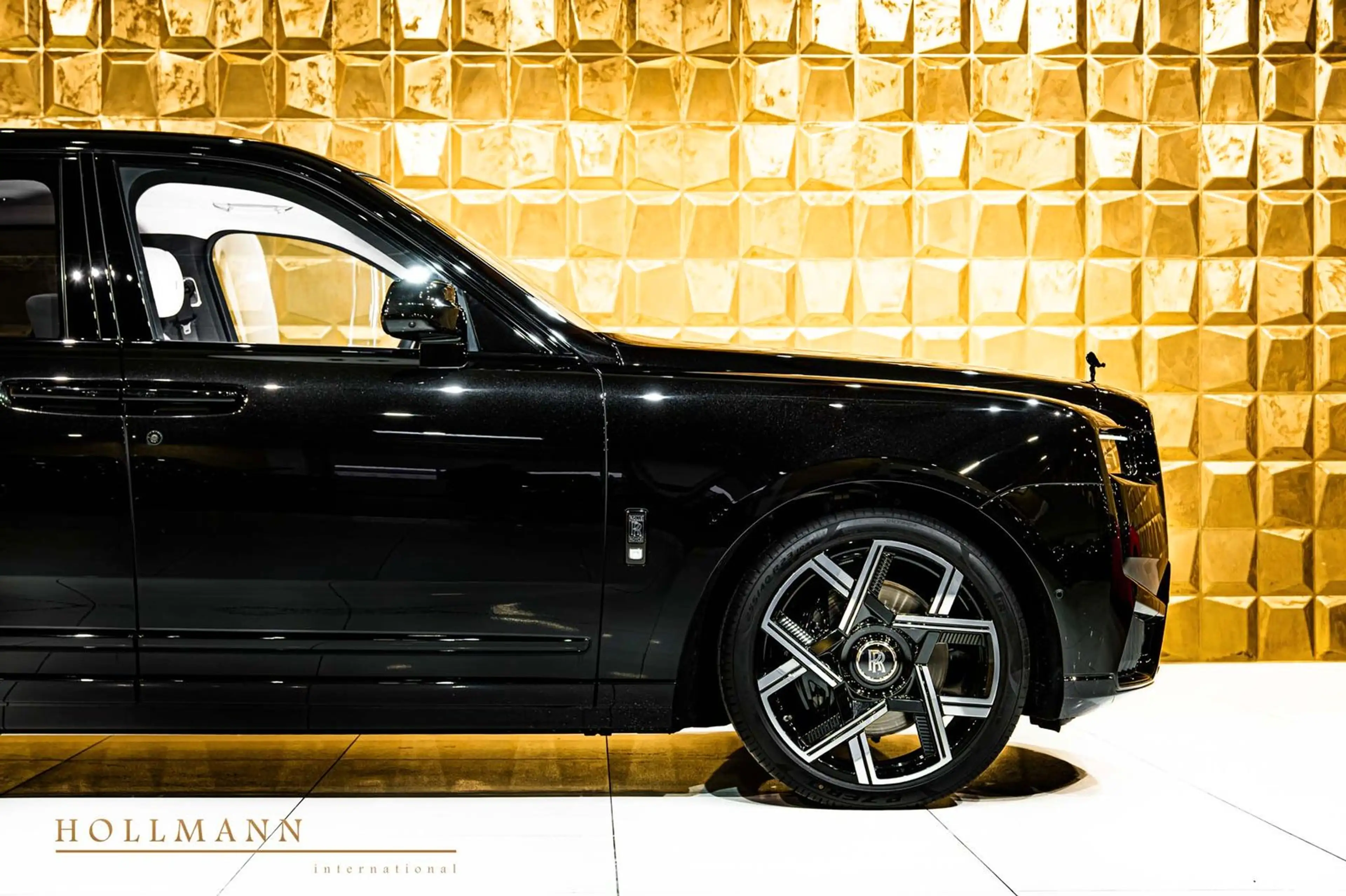Rolls-Royce Cullinan SERIES II BLACK BADGE +MY2026+ BESPOKE — photo 9