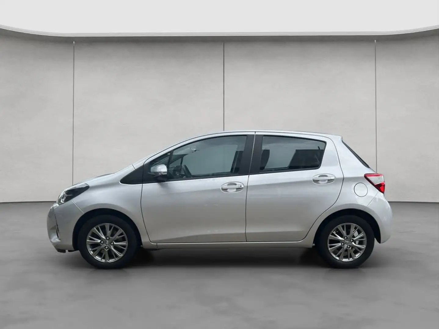 Toyota Yaris 1,5-Dual-VVT-iE Comfort Silber - 2