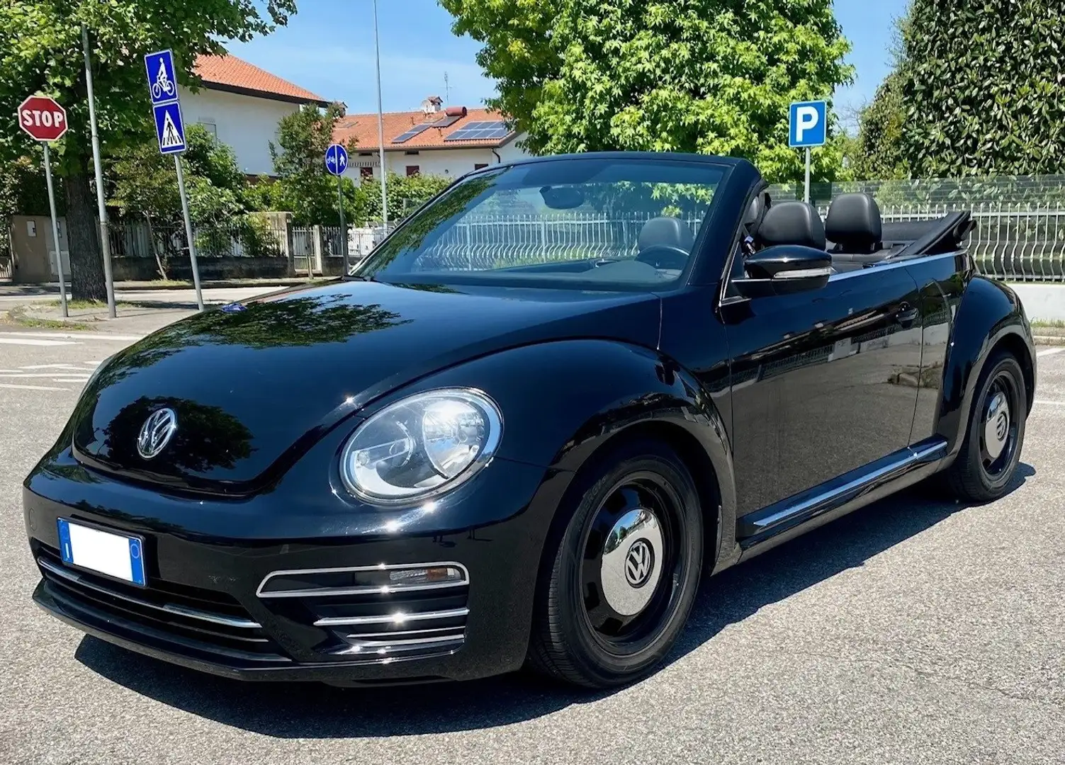 Volkswagen New Beetle New Beetle Cabrio 1.8 Auto Black - 1