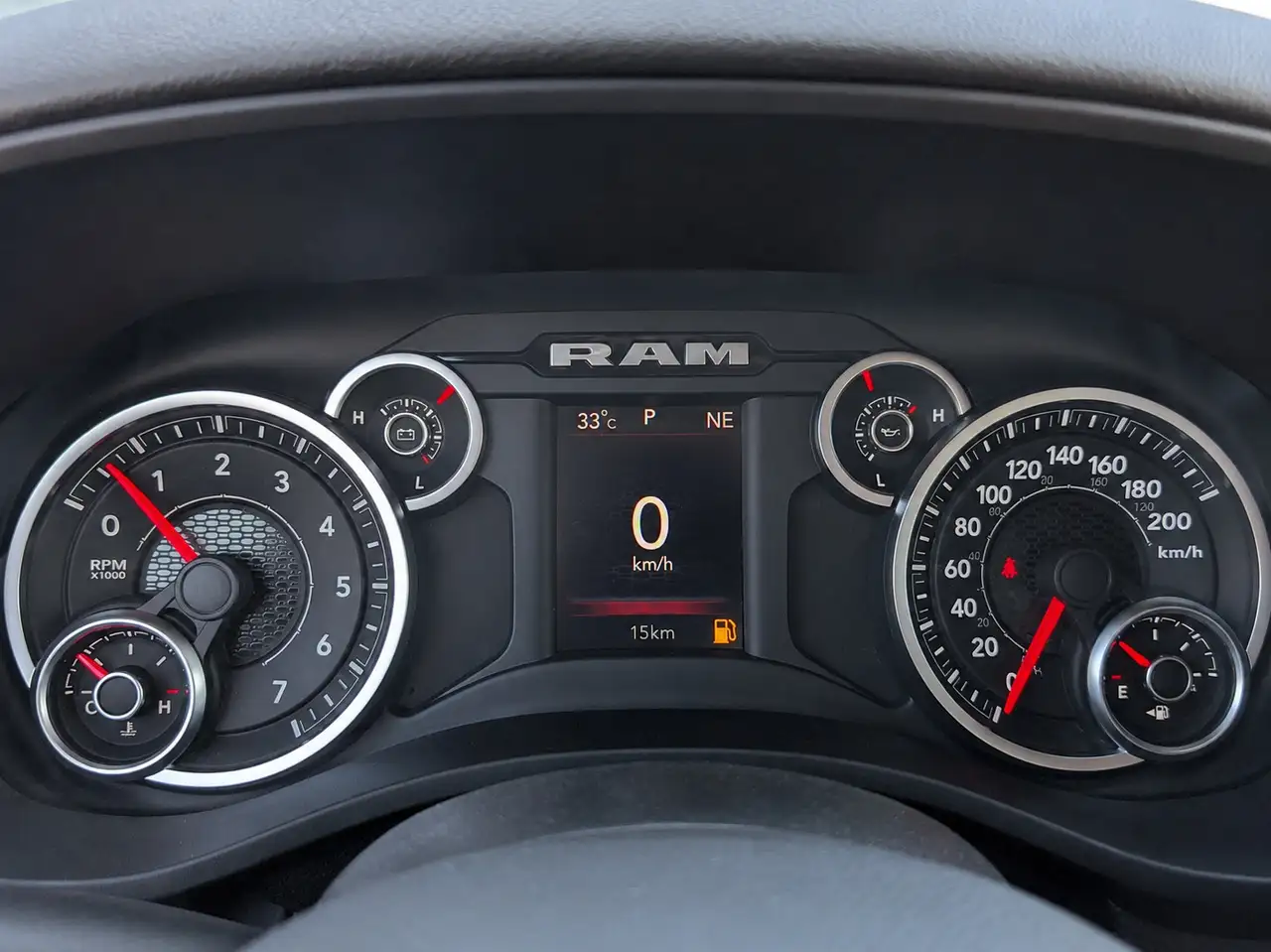 RAM 1500 снимка RAM 1500