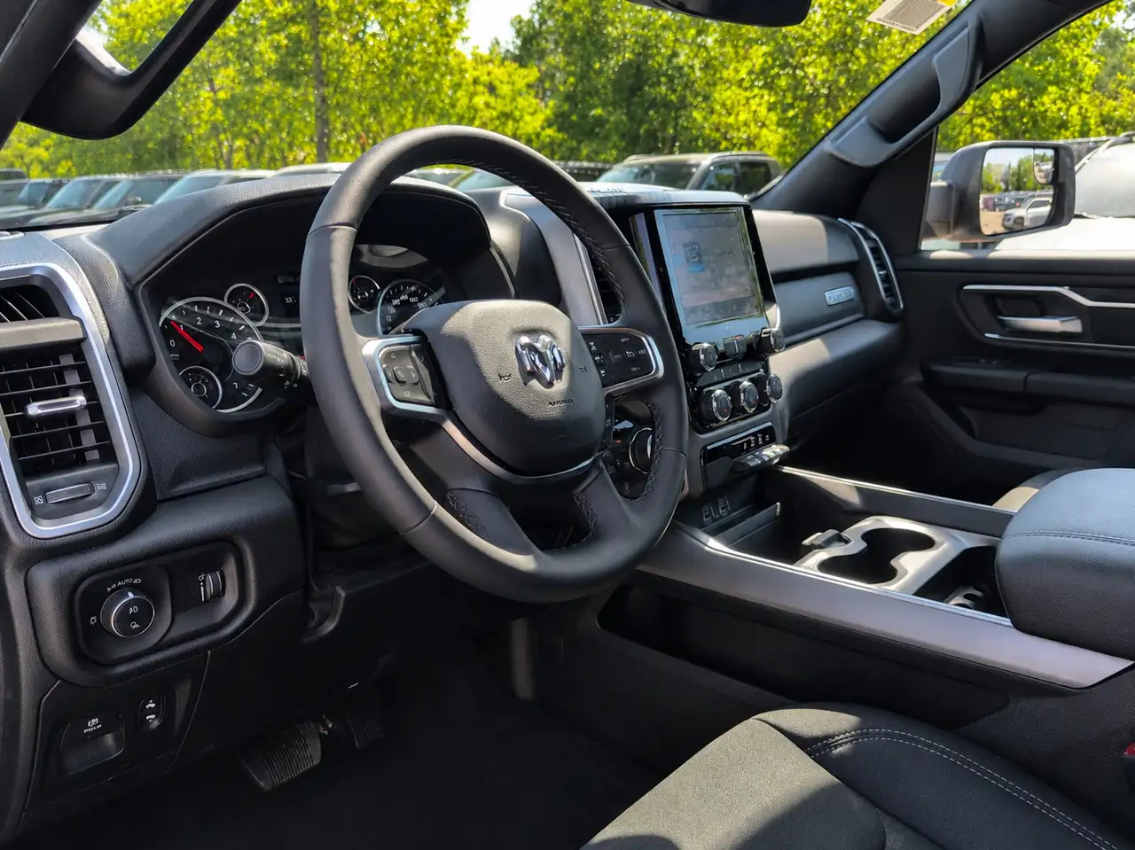 RAM 1500 снимка RAM 1500