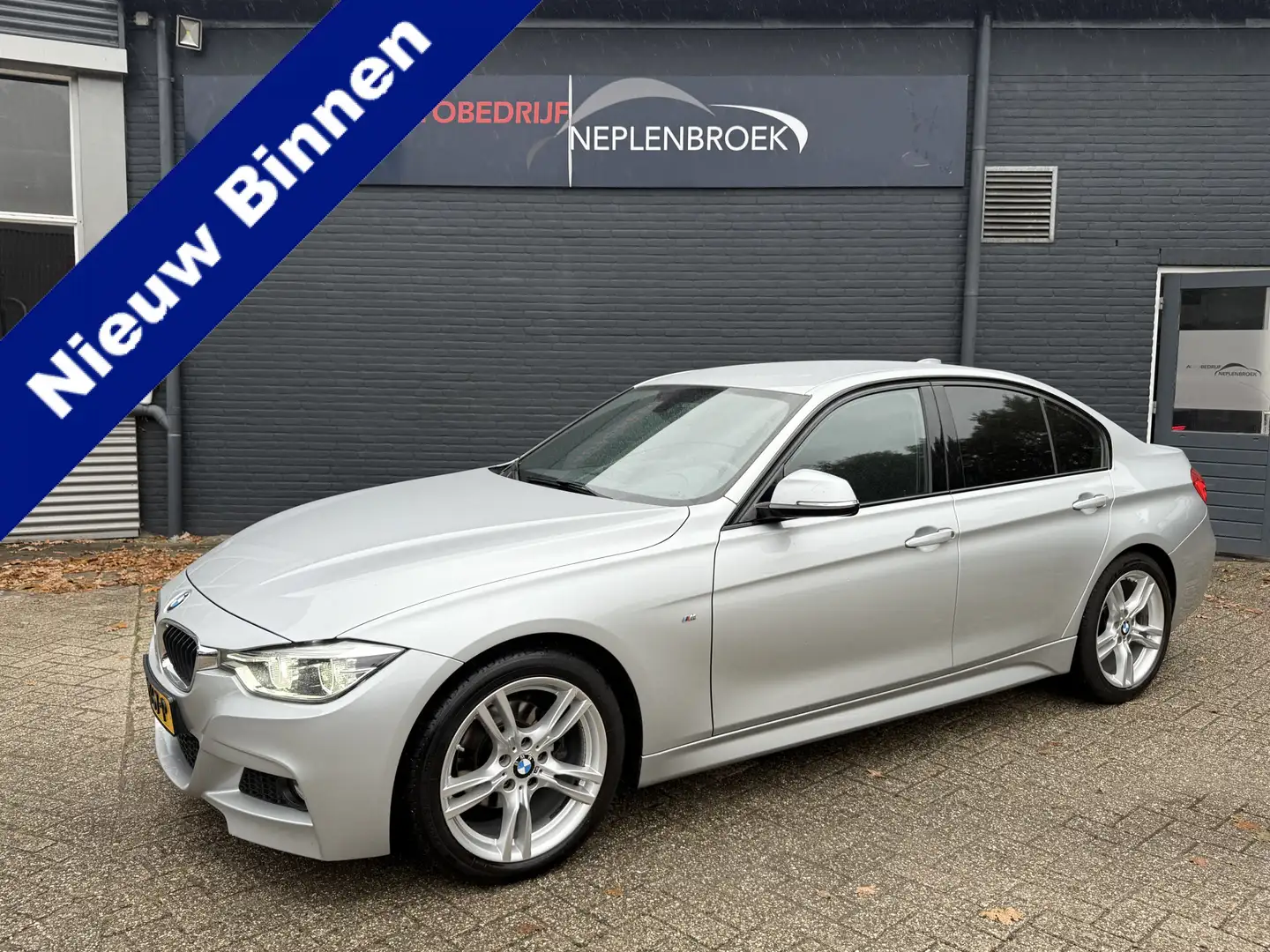 BMW 318 3-serie 318i M Sport | 2016 | NL-auto | 128.000 km Grijs - 1