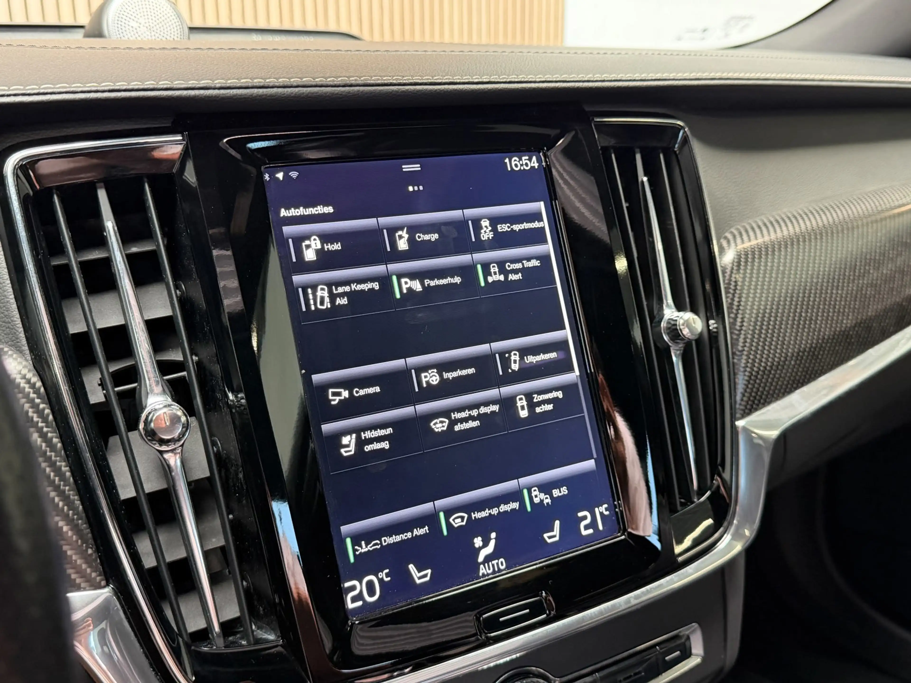 Volvo S90 2.0 T8 AWD Inscription R-Design - BOWERS & WILKINS — photo 11