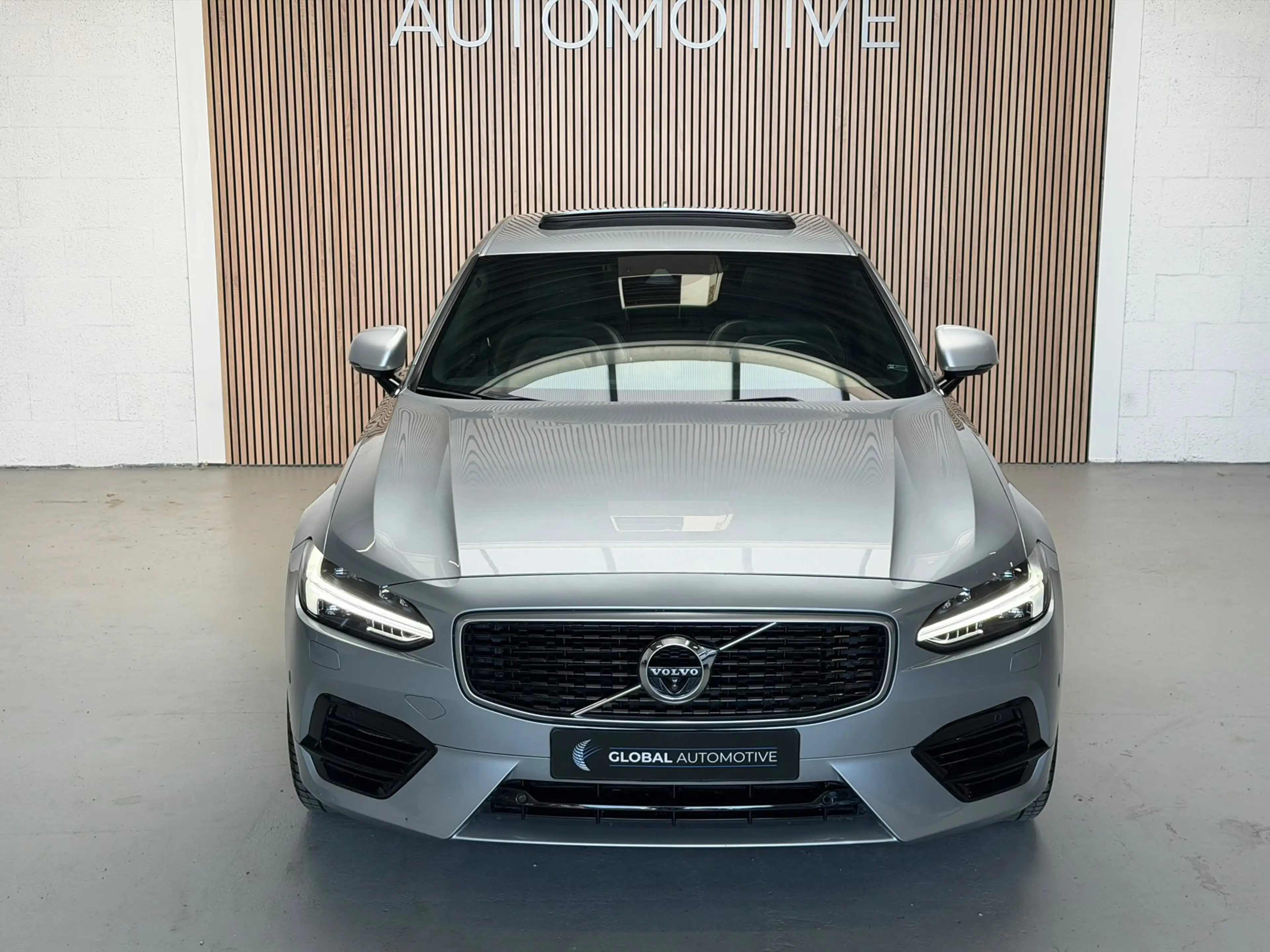 Volvo S90 2.0 T8 AWD Inscription R-Design - BOWERS & WILKINS — photo 5