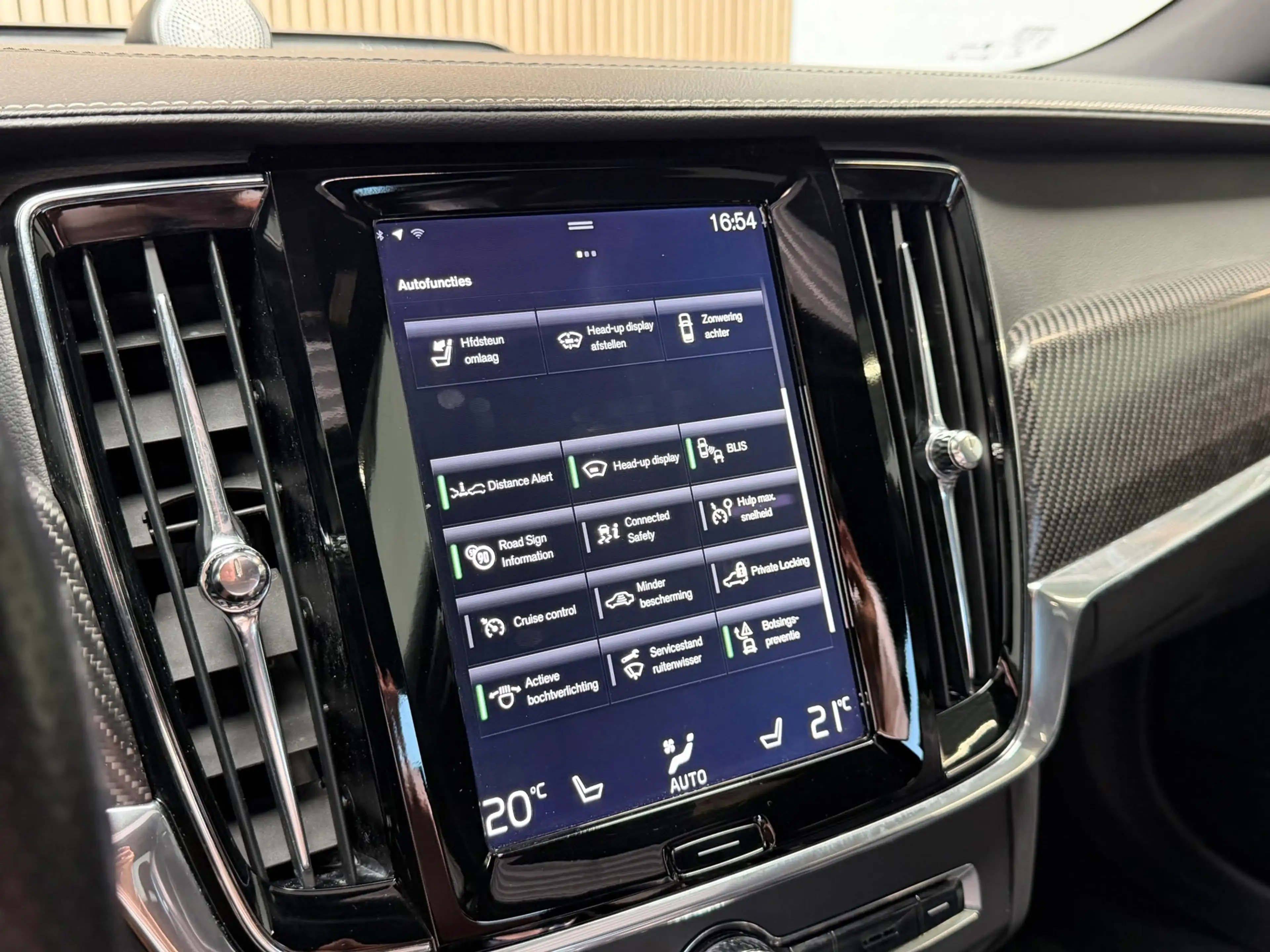 Volvo S90 2.0 T8 AWD Inscription R-Design - BOWERS & WILKINS — photo 10